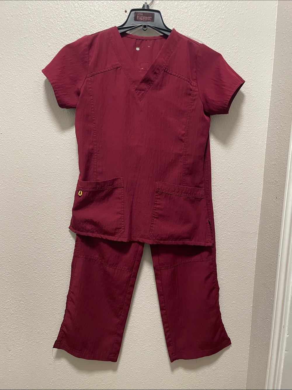 Spread Good Cheer
Womens Spread Good Cheer
Scrubs Top & Bottom Sixe Small